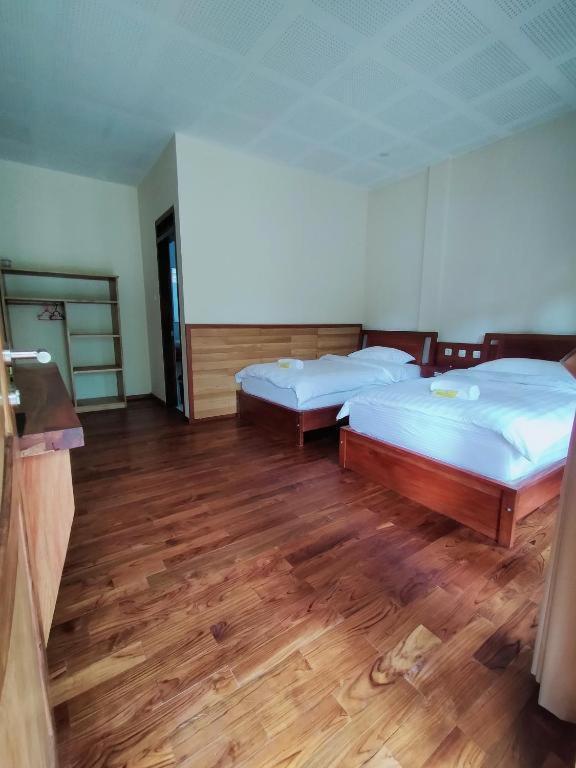 Spring Hill Hotel Ruteng Esterno foto