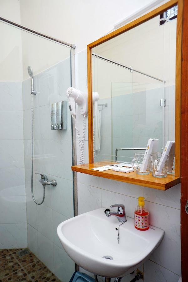 Spring Hill Hotel Ruteng Esterno foto
