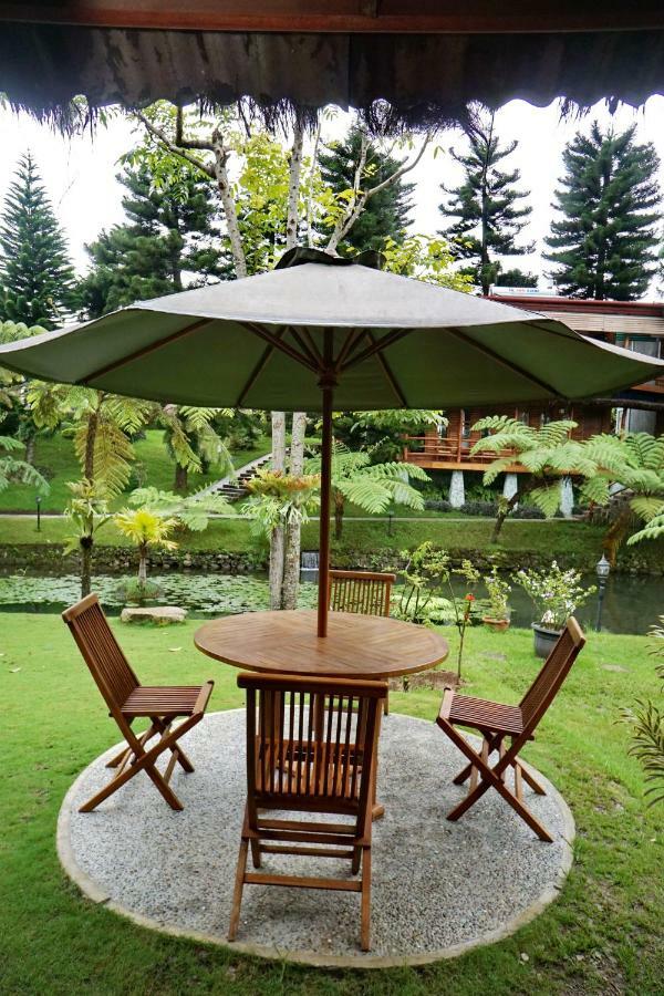 Spring Hill Hotel Ruteng Esterno foto